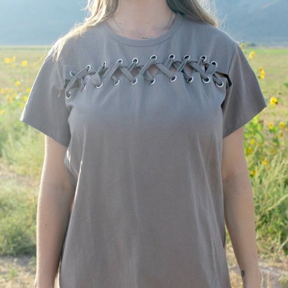 She & Sky Taupe Tie Lace Up Across Chest Top M L - Picture 5 of 5